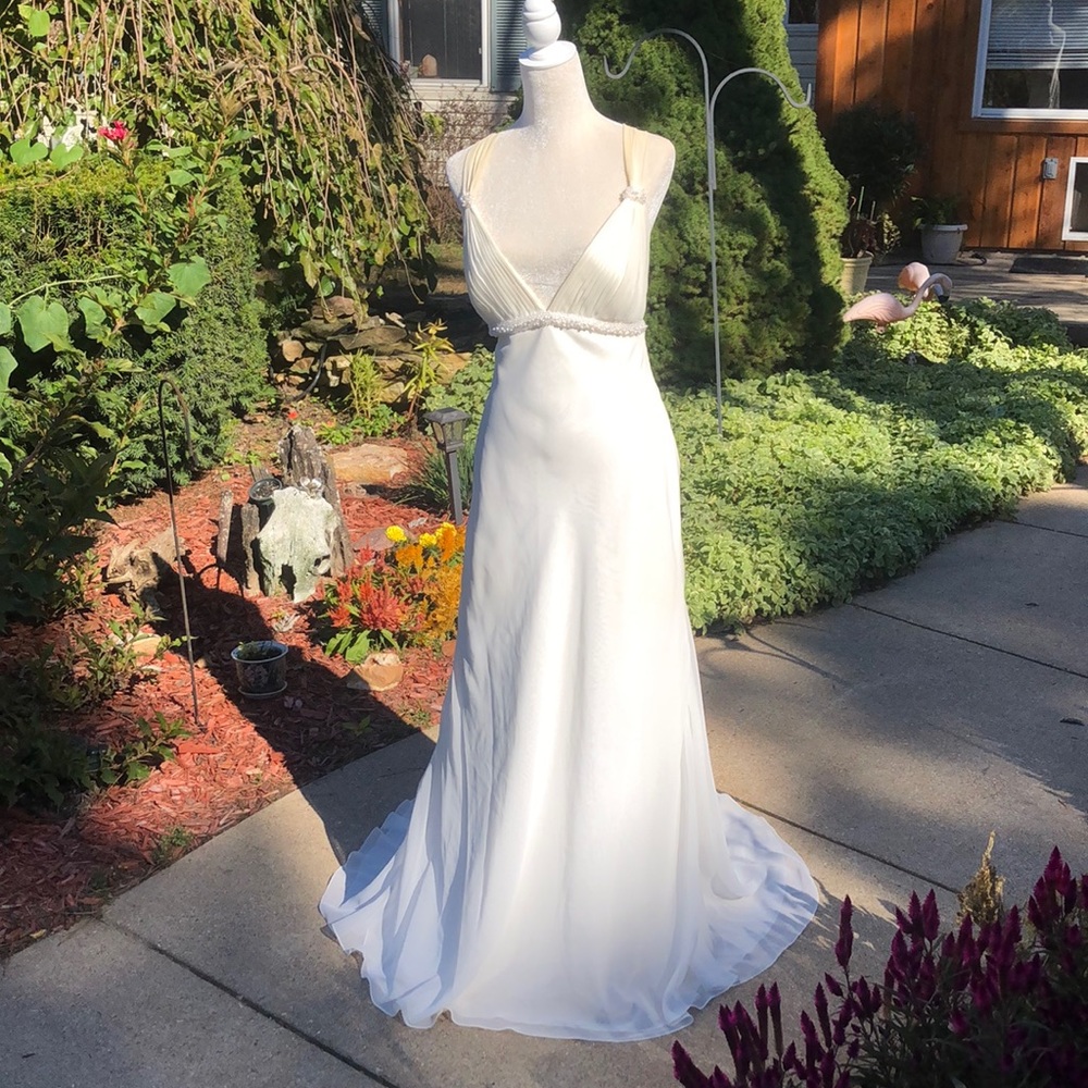 NWT David’s Bridal Galina Wedding Dress - Picture 2 of 16